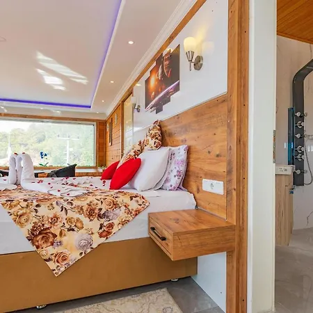 Mezopotamya - 1 Bedroom With Jacuzzi In Kalkan Villa *